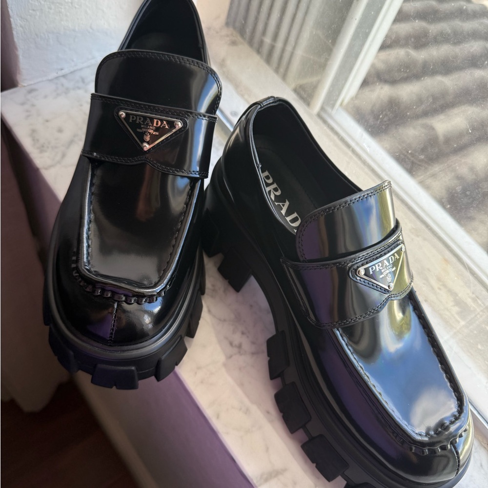 Prada Women’s BRAND NEW Monolith loafers eith platform $850 OBO